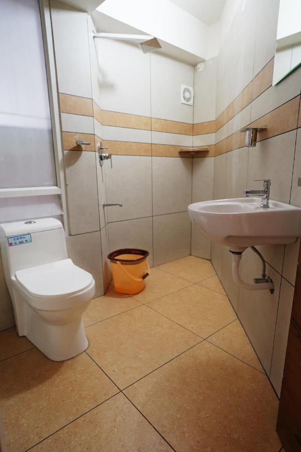 Kadampanattu'S Homestay Kochi Buitenkant foto
